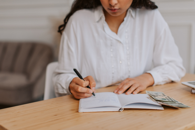 Single woman who makes $24,000 a year shares 12 smart ways she saves money