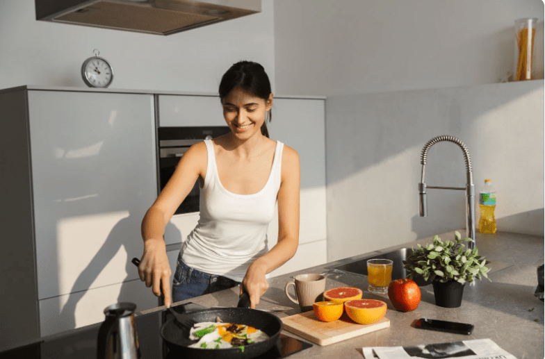 living alone, live alone, save money, saving money, money saving tips