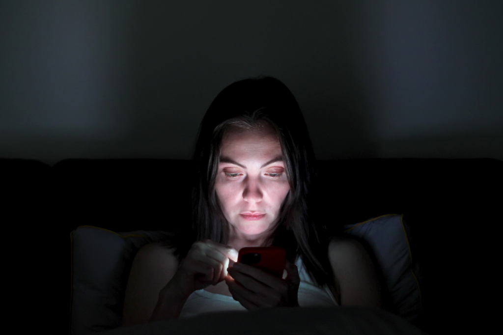 scrolling, phone, addiction, evening, habits