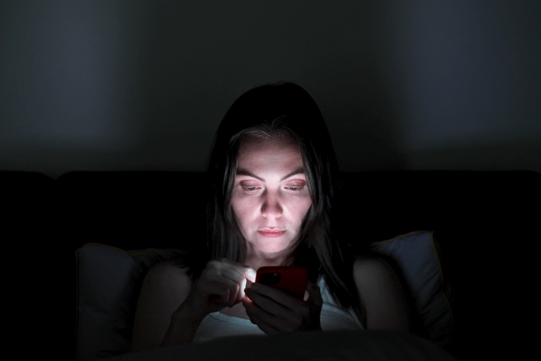 scrolling, phone, addiction, evening, habits