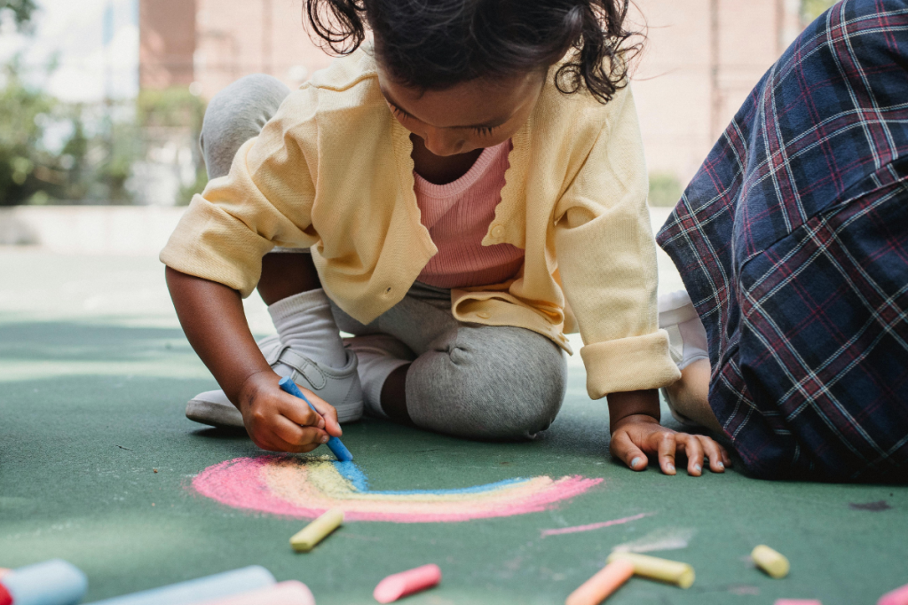 sidewalk chalk, hoa complaints, brooklyn, neighbors, nosy neighbors, kids, family, moms, motherhood, culture