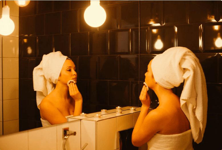 night shower, showering at night, shower at night, shower at night versus morning, personality traits