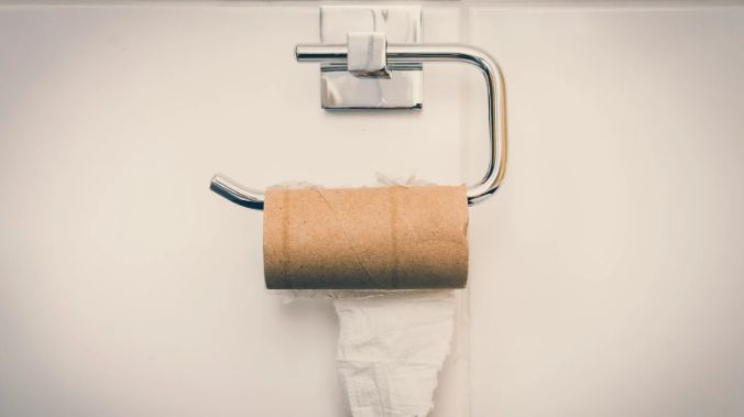 toilet paper, empty toilet paper roll, batthroom, bathroom etiquette, over or under