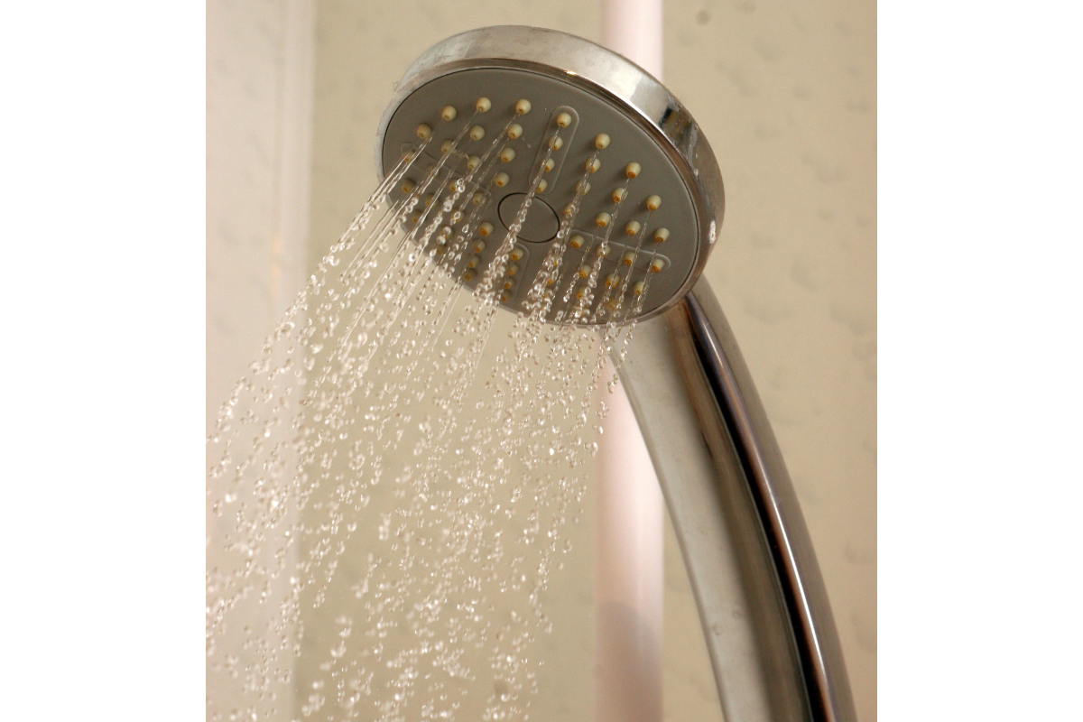 shower, shower temperature, hot shower, lukewarm shower, showering