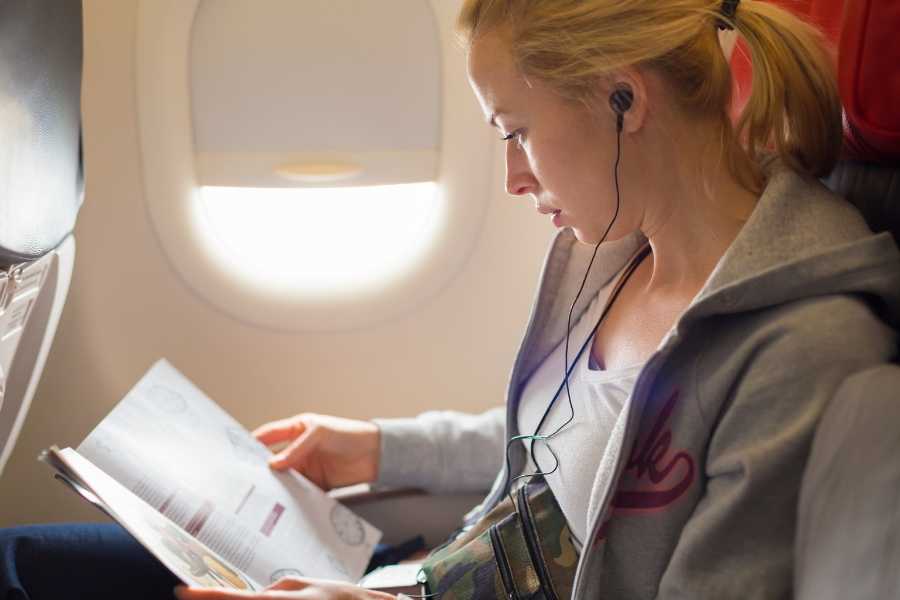 airplane, air travel, flight, airplane etiquette, talking to strangers, social cues