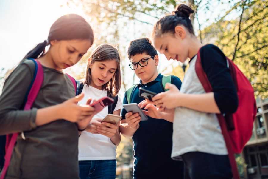 kids cell phone; kids landline; landlines; communication; low tech life; old school parenting; social skills