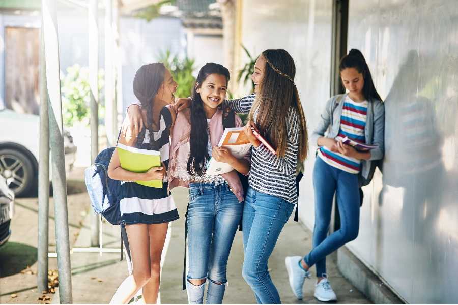 Research reveals two kinds of high school popularity, which lead to opposite outcomes
