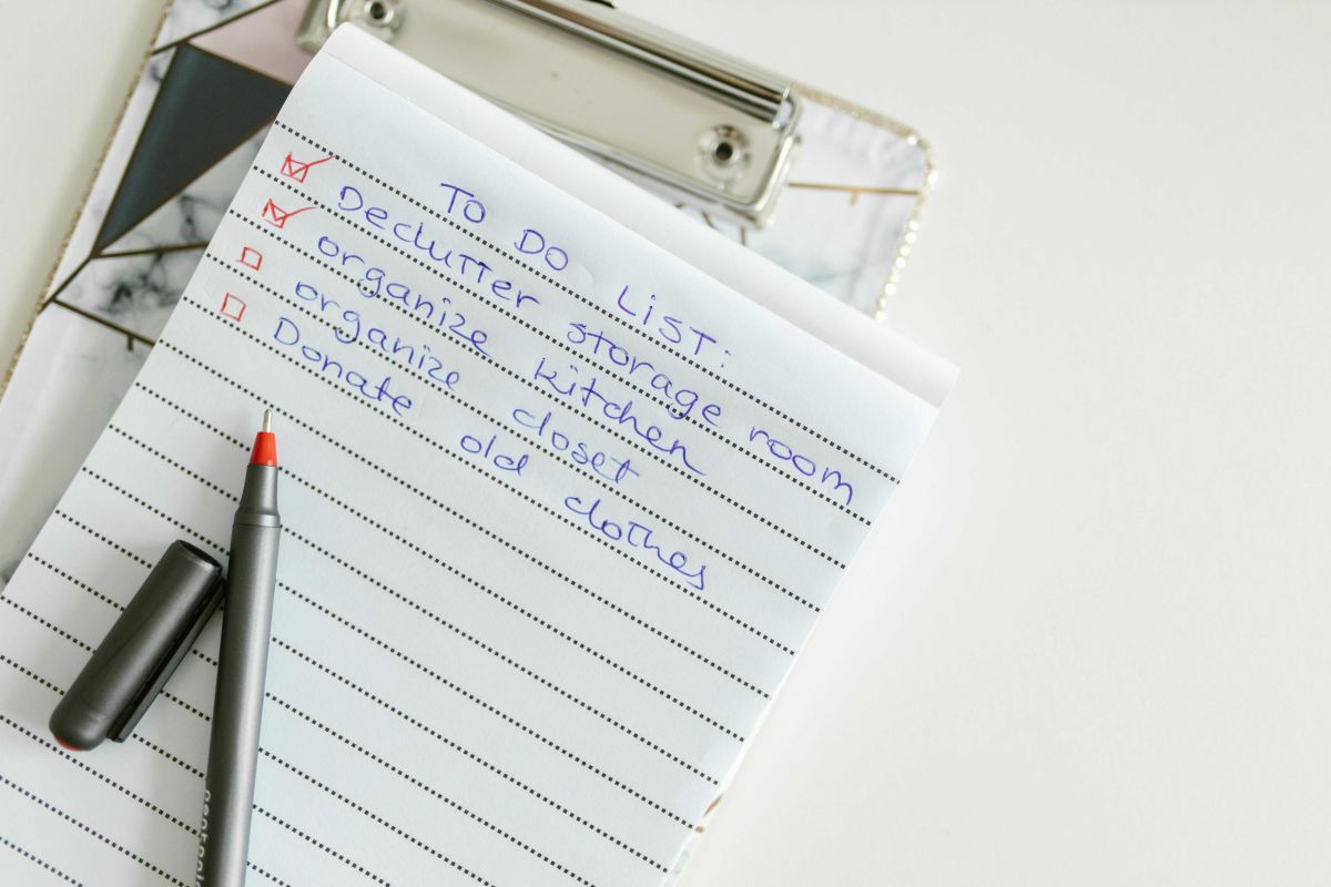declutter, organize, cleaning, tidying up the house