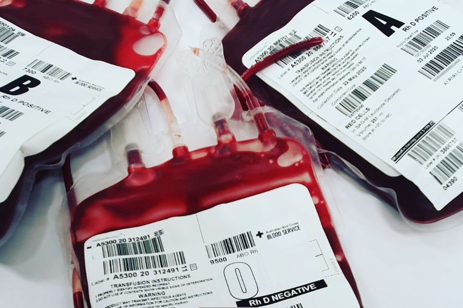 blood type; blood donation; new blood type; Island of Guadeloupe; woman new blood type