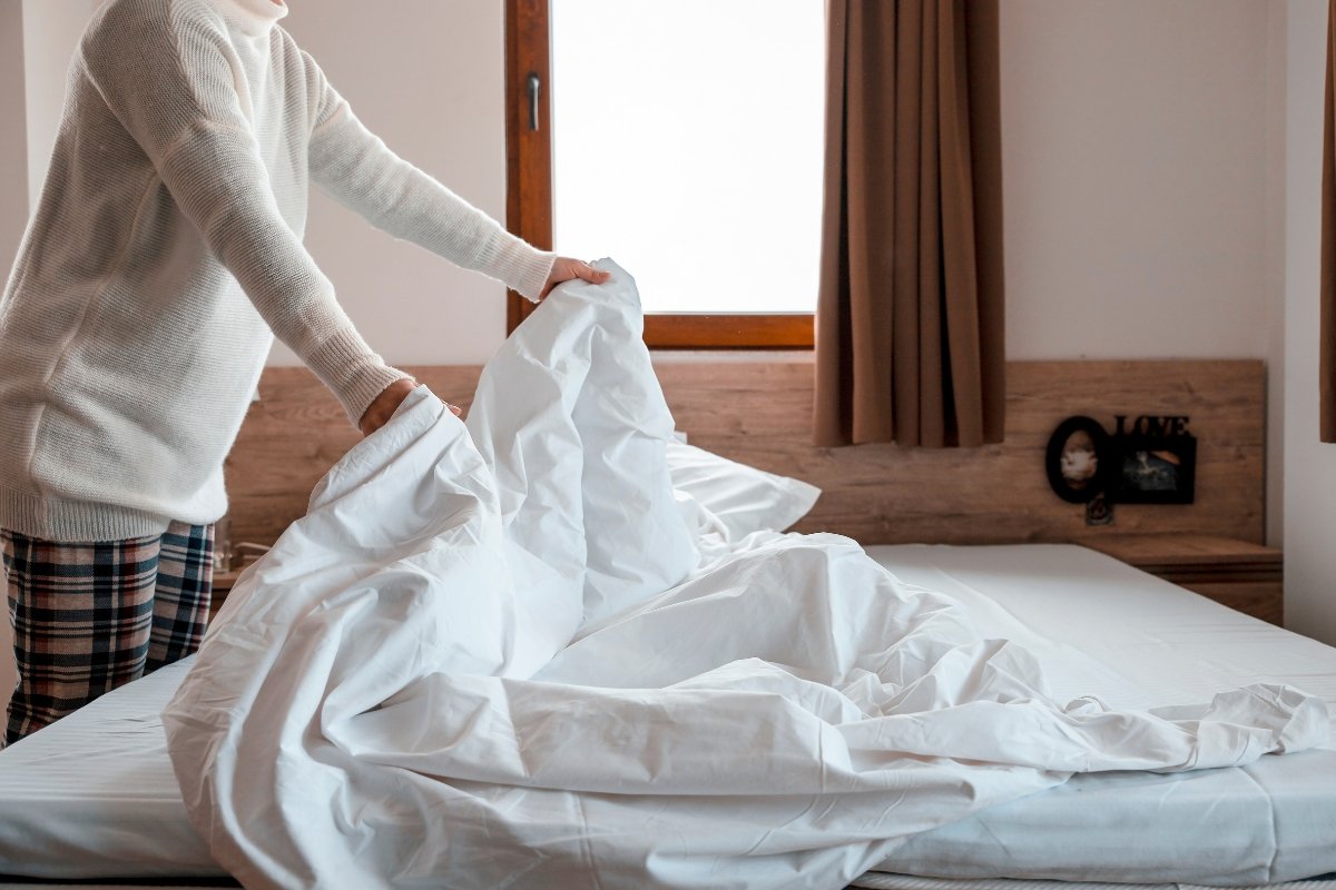 airbnb, vrbo, short term rental, checkout chores, cleaning fee