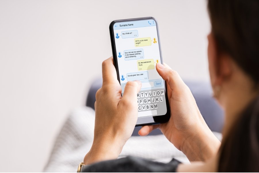 texting, text punctuation, aggressive punctuation, periods in texts