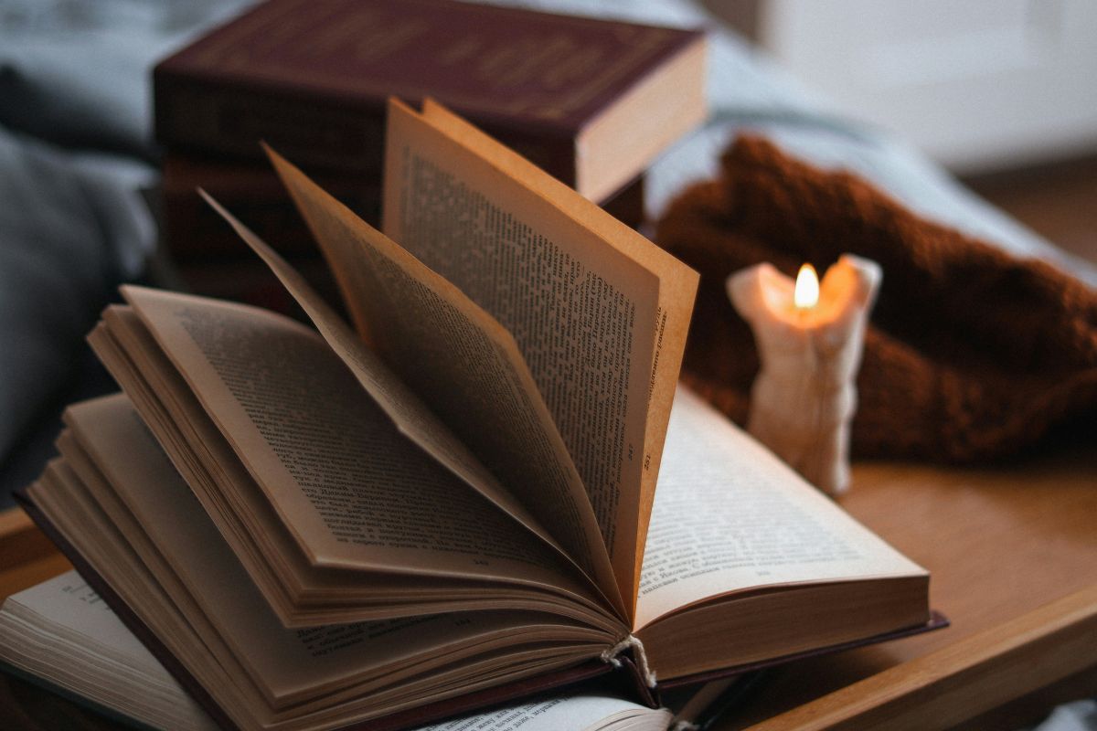 books, cozy corner, design, van life, travel