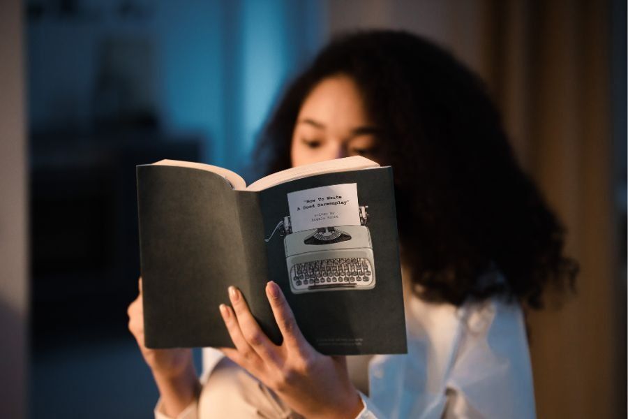 reading; struggling to read; literacy crisis; attention span; attention problem; reading books; declining reading