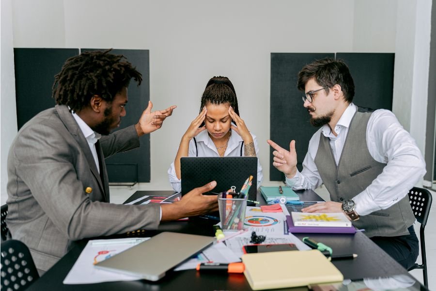 contractor; employee; contractor refuses meeting; w2 employee; contractor vs employee