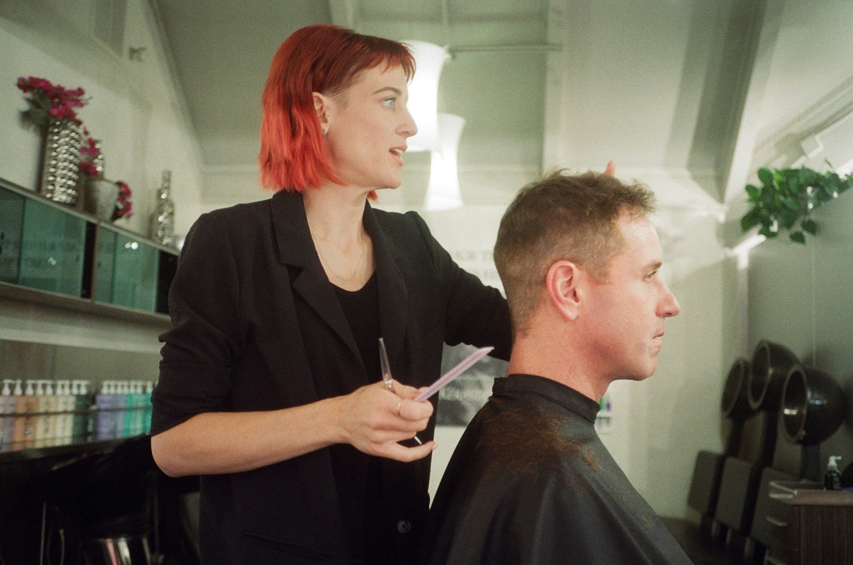 Hairstylist shares difference between Gen Z and Millennial salon goers with hilarious accuracy