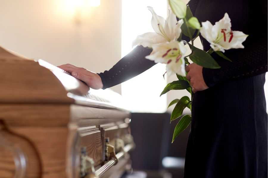 Linda Murphy; ALS; obituary; death; dying; funny obituary