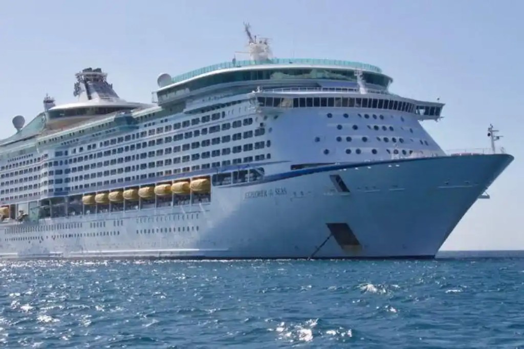 cruise ship, angelyn burk, living on a cruise