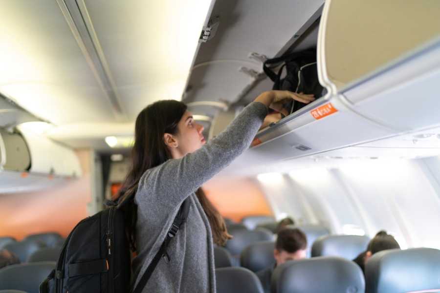 flying, flights, airplane, overhead bin, flight etiquette