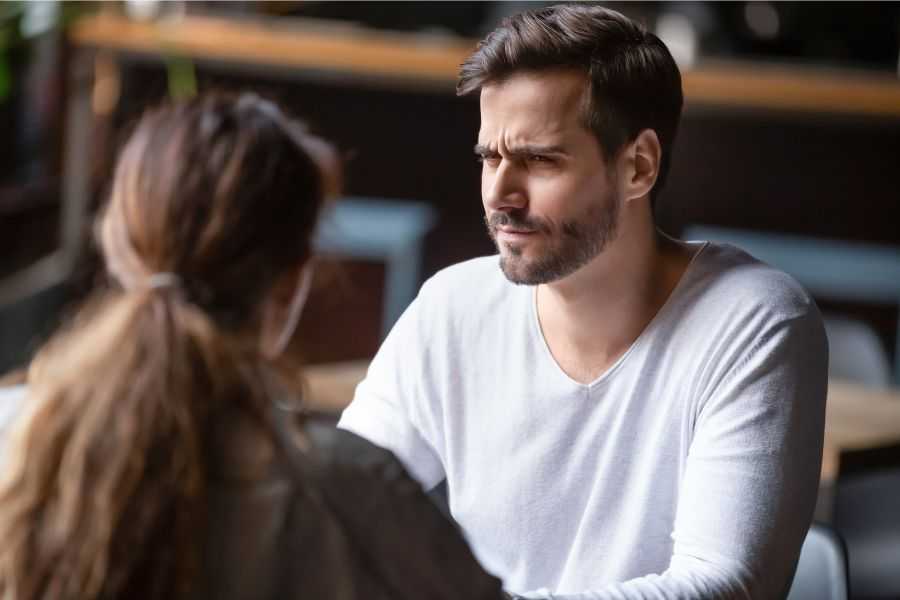 first date; bad first date; dating; date questions; job interview date; boring date; conversation starters