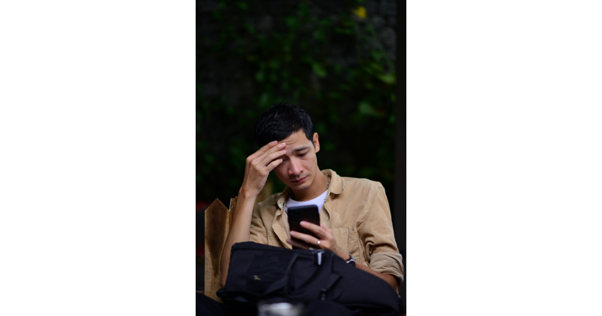 man, smartphone, news, worried, tired, stressed