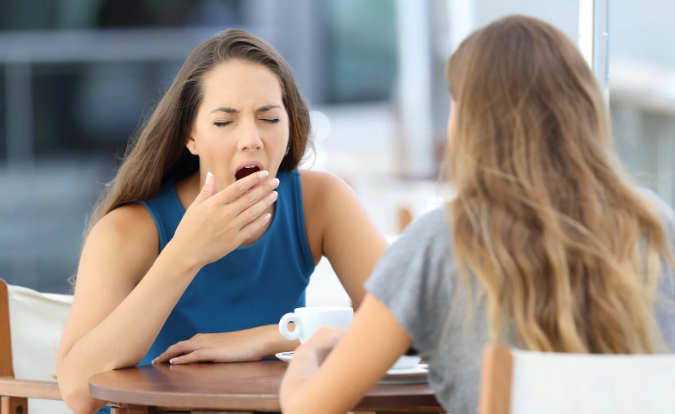 bored, boring conversation, bored woman, bad conversation, talking too much, people skills.