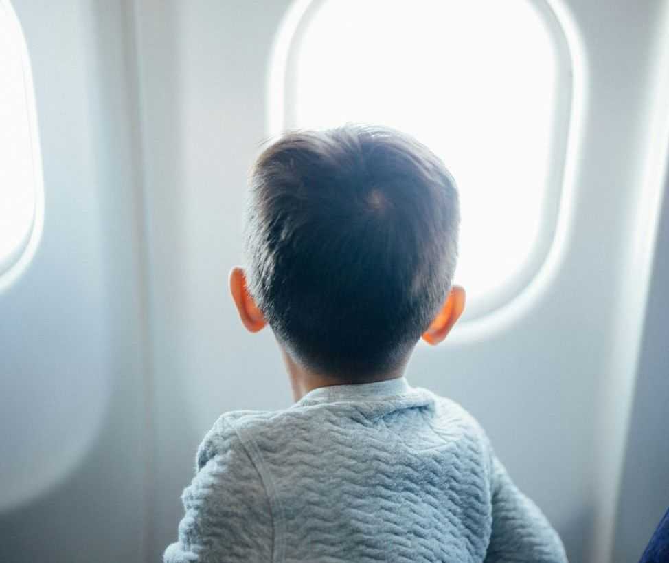 Delta, Delta airlines, children on planes, flying, switched seats, Reddit 