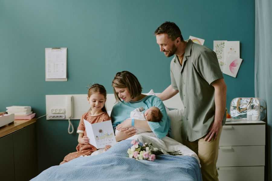 American surnames; American last names; disappearing last names; keeping last names; smaller families; staying single