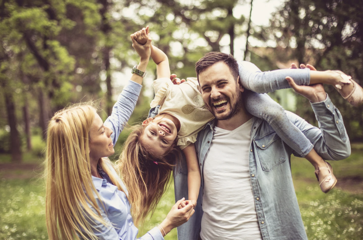 money, tech, teaching money to kids, tech boundaries for kids, parenting, parenting tips, kids and screens