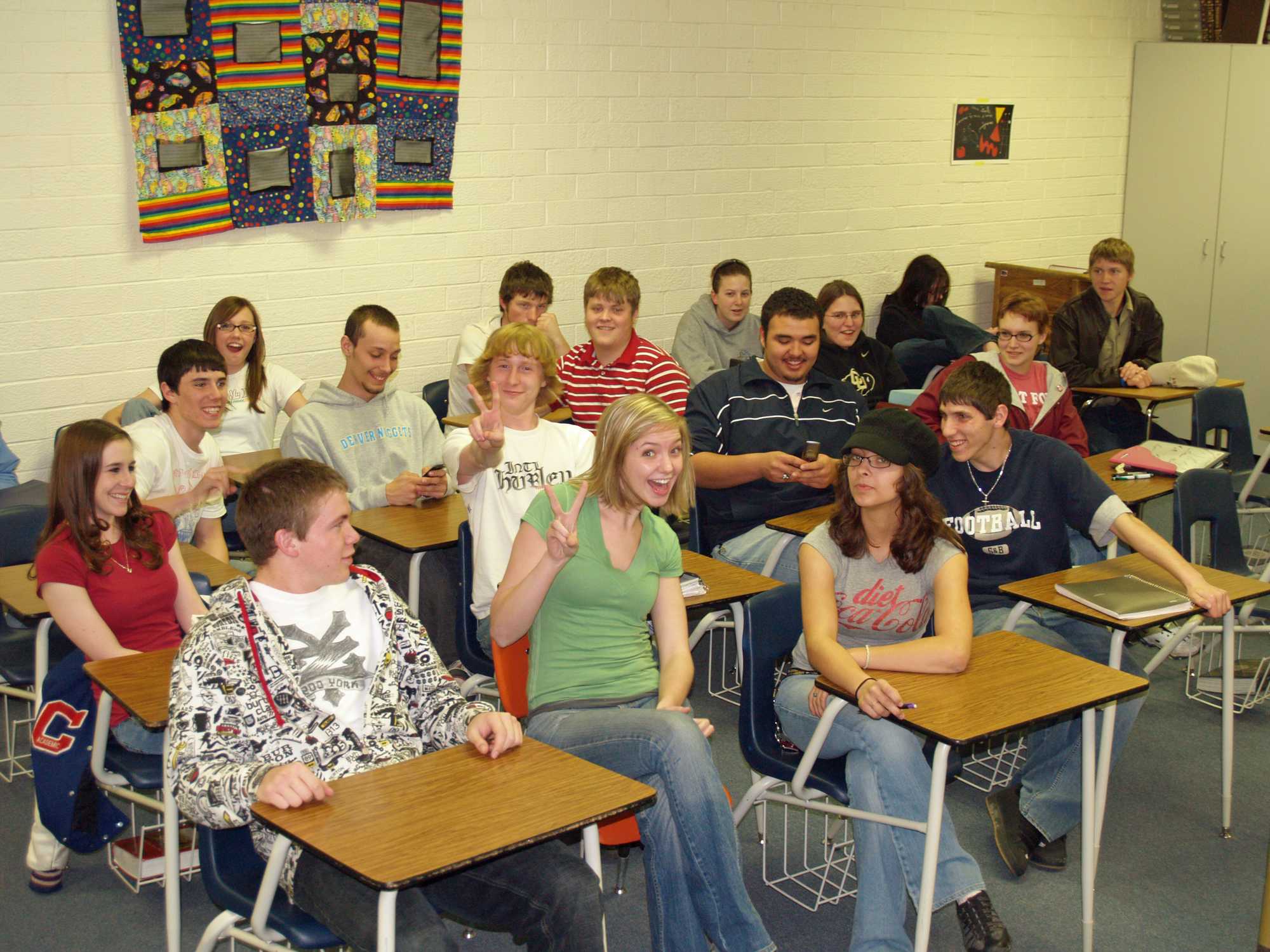 Video of students walking into high school in 2006 is bringing Millennials back to a more carefree time