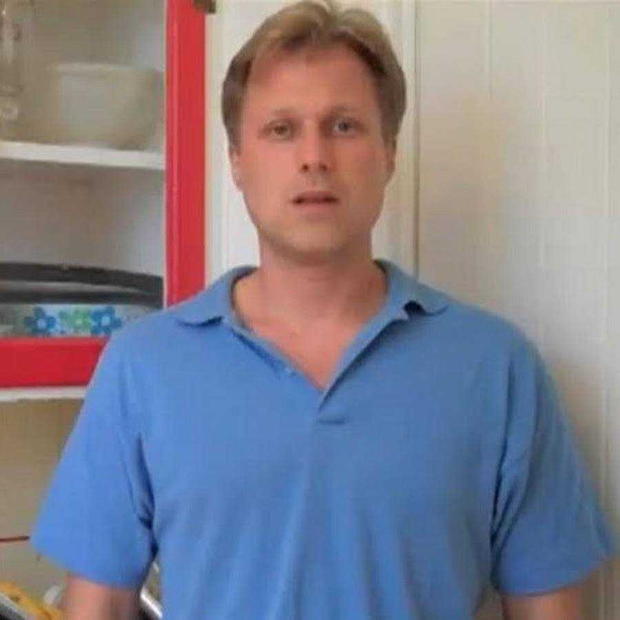 Henry Phillips, Snoop Dogg, Henry's Kitchen, comedian, cooking videos