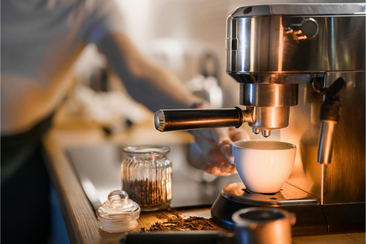 espresso, make espresso, espresso machine, at-home espresso machine, save money on coffee