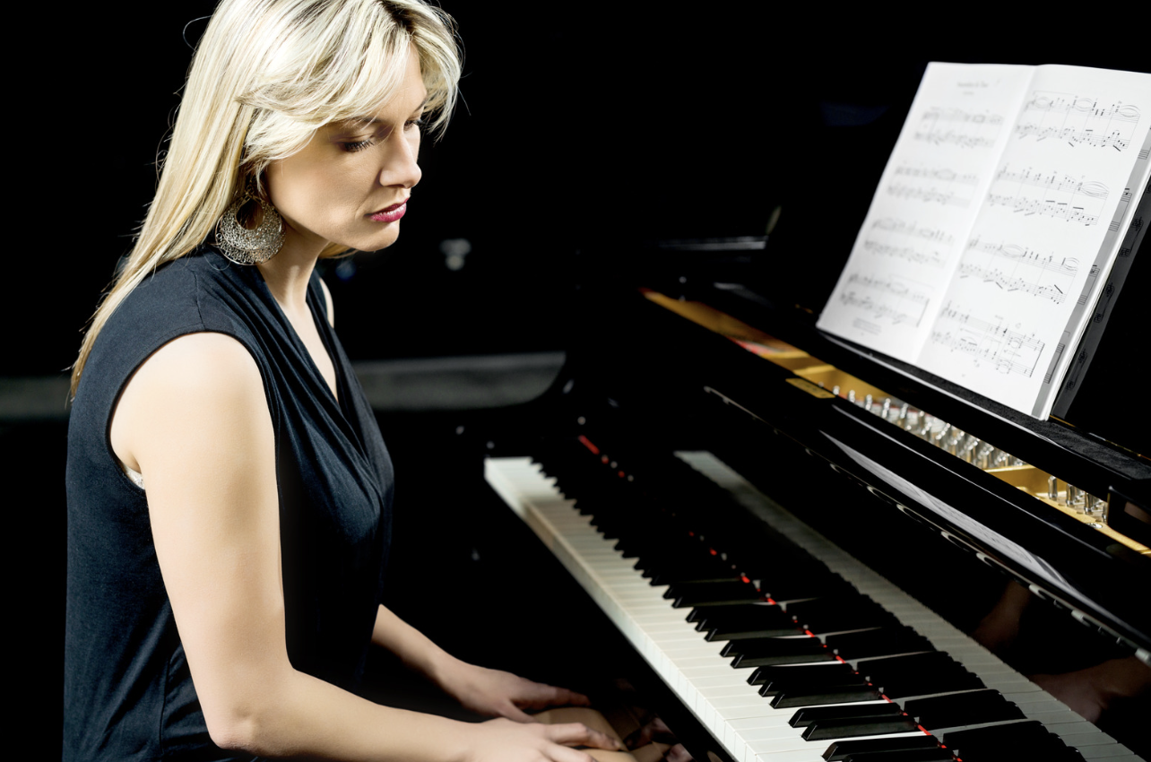 concert pianist, concert, miracle, piano, live music, pivot, Maria João Pires, mozart, concert pianist, concert