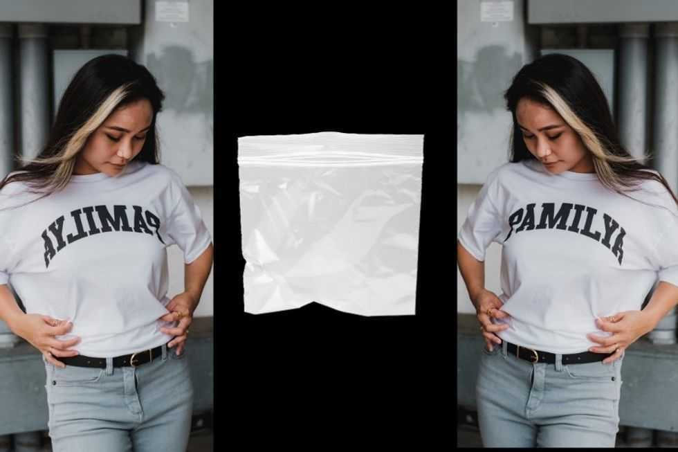 Guy uses a Ziploc bag to show why some things look backwards in mirrors while others don’t