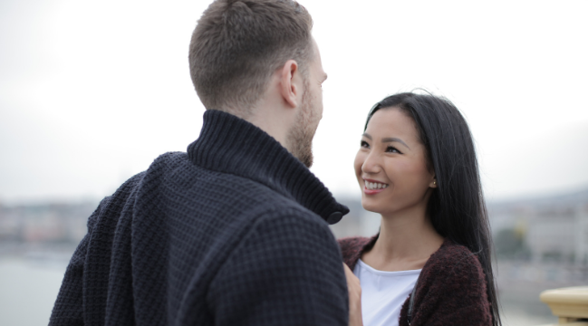 eye contact, woman and man, woman wine, wine man, lovers, lovers gaze, gaze into eyes