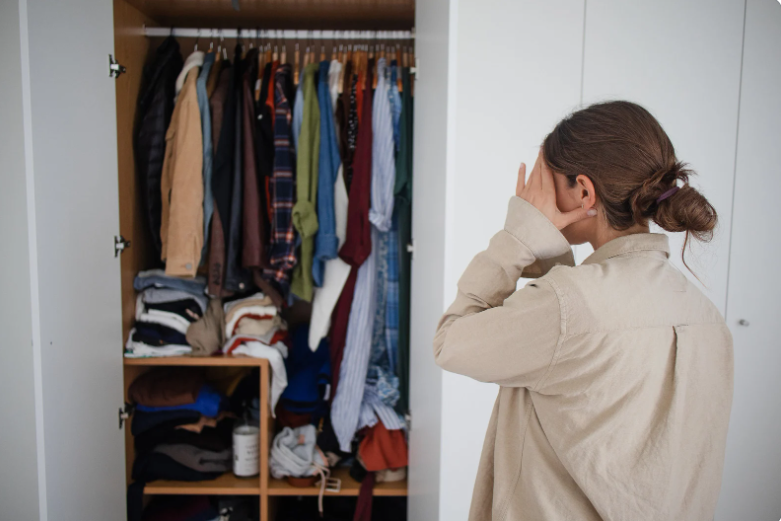 declutter, decluttering, decluttering expert, dana k. white, organized home
