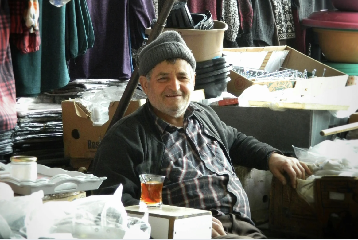 boomers, boomer parents, millennials, xennials, gen x, gen z, generational humor, generational differences, boomer habits