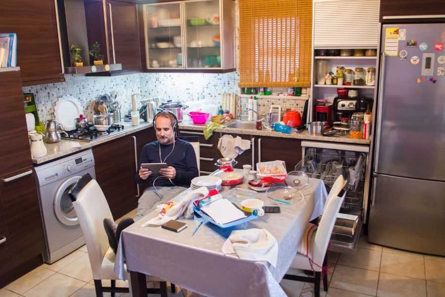 bad habits; stop bad habits; form new habits; healthy habits; break addition; phone addiction; social media addiction