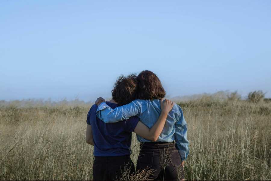 friendship, happiness, adult friendships, staying close with friends, friendship dynamics
