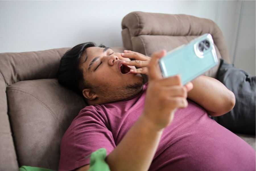 bad habits; stop bad habits; form new habits; healthy habits; break addition; phone addiction; social media addiction