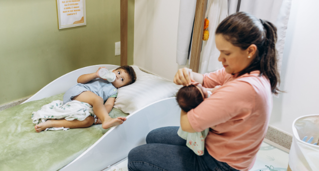 mom, child, hospital, sick child, child emergency room, 