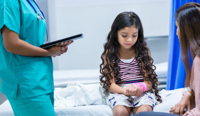 mom, child, hospital, sick child, child emergency room, 