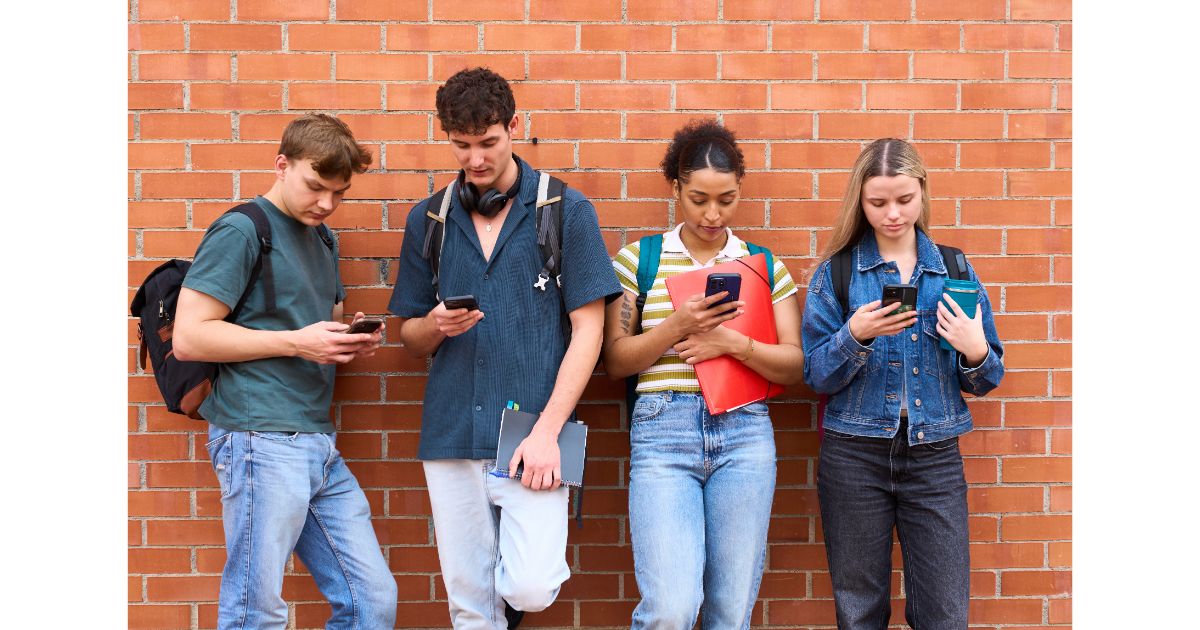kids, distracted, external stimulation, technology, young people