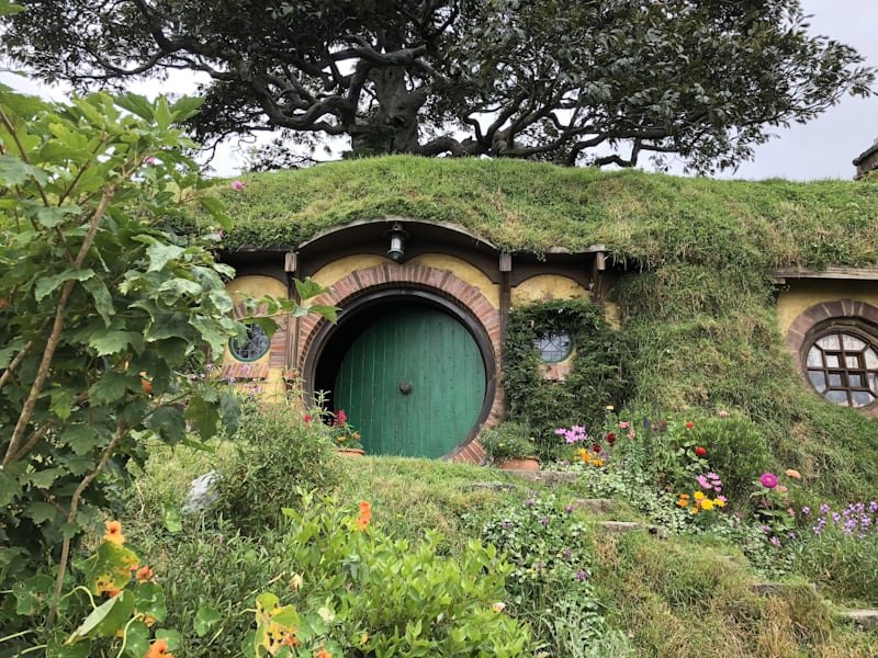 set of hobbiton from lord of the rings