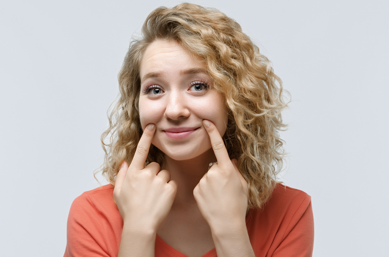 fake smile, behavioral science, body language, social situations, social tips
