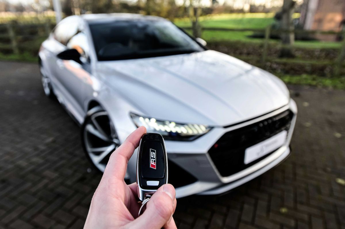 cars, car salesman, new car, sales, shopping, anxiety, psychology, social anxiety