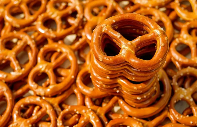 snacks, pretzels, 20s