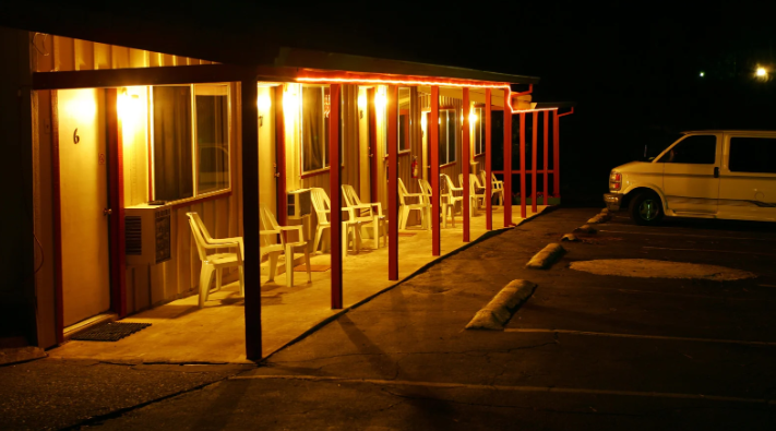 motel, parking, free parking, motel fees, parking lot