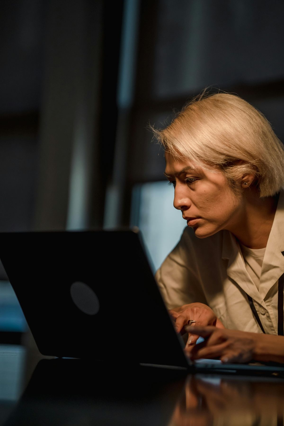 woman on computer, family fights, forgiveness