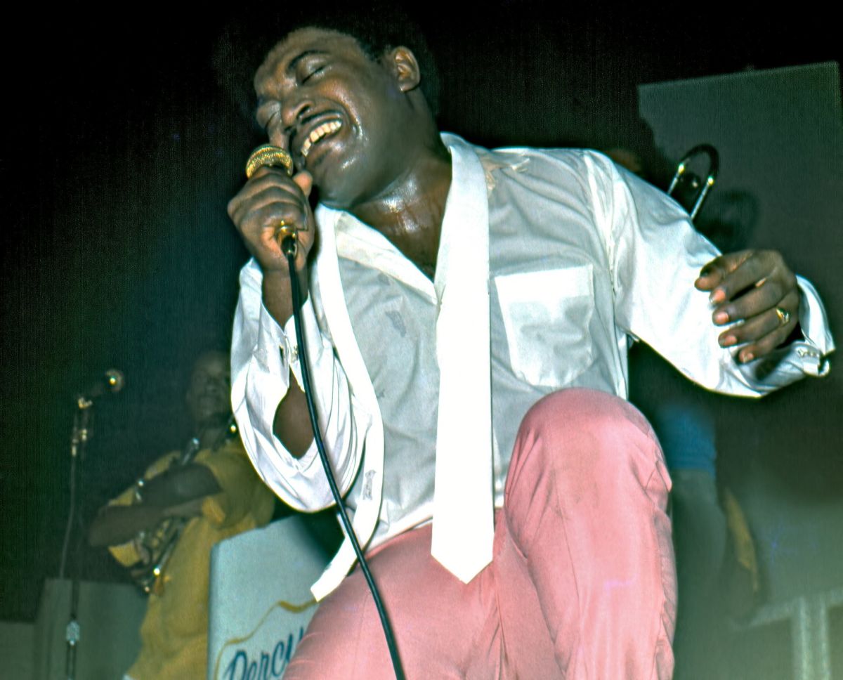 Percy Sledge singing onstage