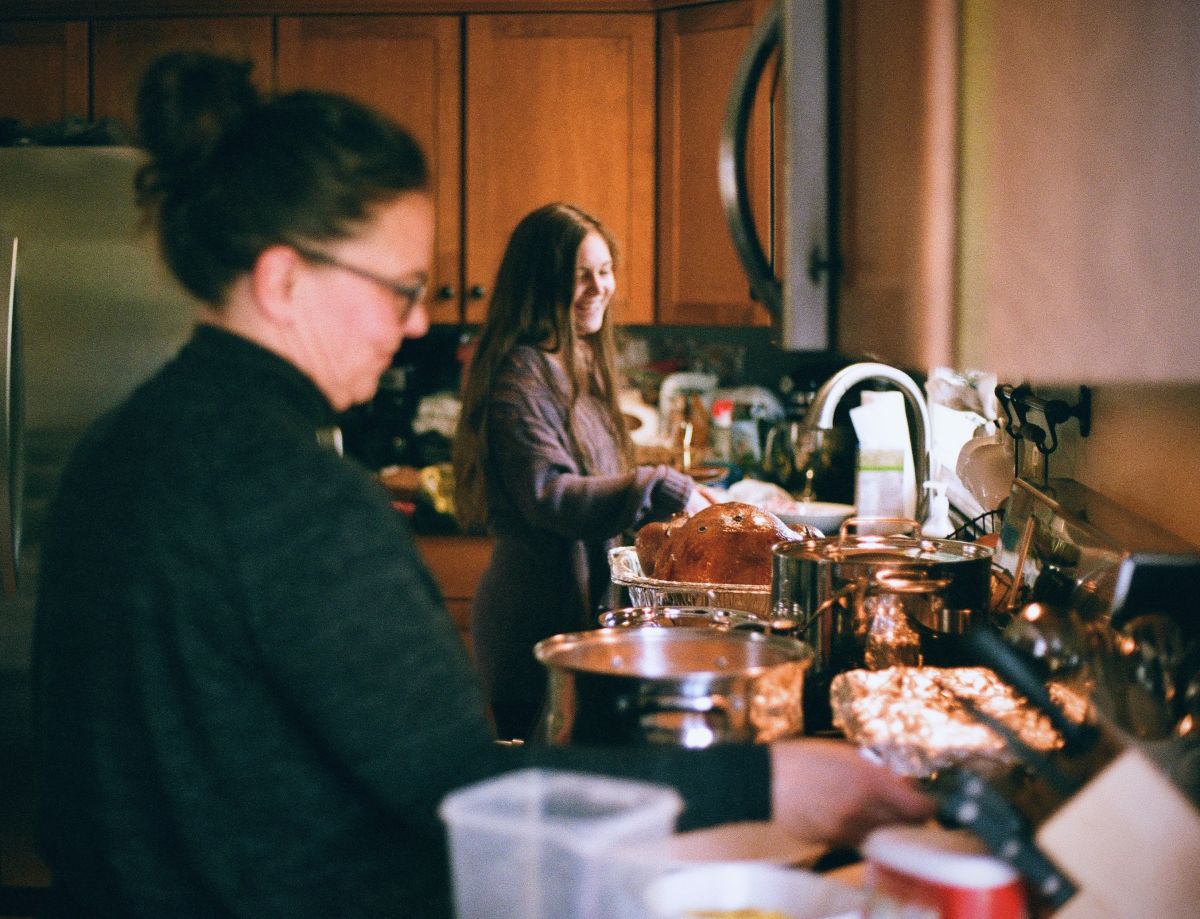 toxic family holidays; surviving family holidays; family time; thanksgiving; mental health and holidays